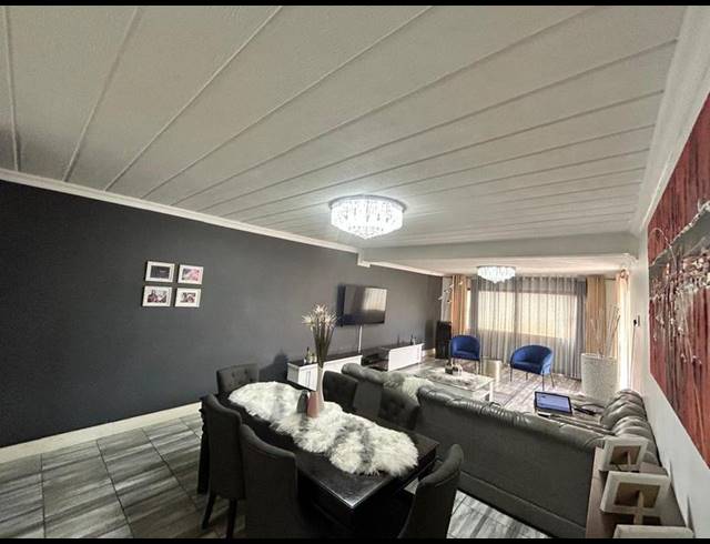 3 BEDROOM TOWNHOUSE FOR SALE IN NORTH RIDING